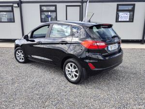 Ford Fiesta TITANIUM 1.10 85PS 5SPEED 4DR - Image 4