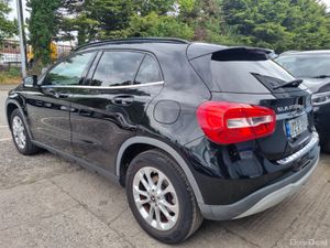 2017 MERCEDES GLA CLASS SE GLA200D AUTOMATIC - Image 4
