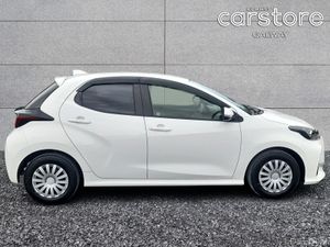 Toyota Yaris Hybrid X - Image 2