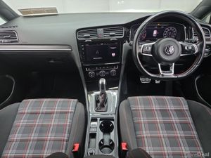 Volkswagen Golf GTI 2.0 DSG Dynamic - Image 4