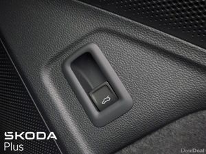 Skoda Superb **MASSAGE SEATS**TOP SPECS**SELECTION - Image 4