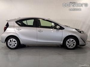 Toyota Aqua 1.5 HYBRID - Image 2