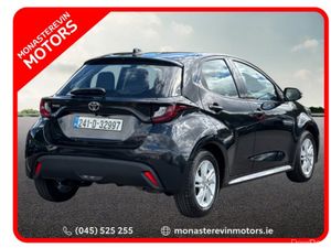 Toyota Yaris 1.5 LUNA - Image 2