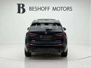 BMW X3 30e M-SPORT=PAN ROOF//LIGHT INTERIOR//AS NE - Image 4
