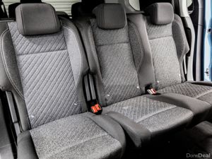 Peugeot Rifter E-Allure 50kWh 136HP L2 - 7 Seats - Image 4