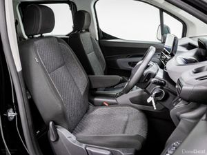 Peugeot Rifter E-Allure 50kWh 136HP L2 - 7 Seats - Image 3