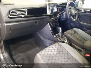 Volkswagen T-Roc R-Line | DSG | CAMERA | HEATED SE - Image 4