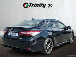 Toyota Camry ** LEATHER PACK ** HUGE SPEC ** STUNN - Image 3