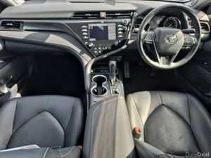 Toyota Camry ** LEATHER PACK ** HUGE SPEC ** STUNN - Image 2