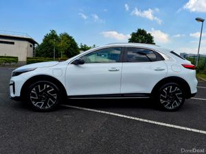 2023 KIA XCEED PE PHEV AUTO HYBRID - Image 2