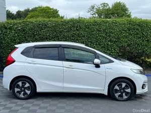 Honda Fit L-PACKAGE 1.5 HYBRID AUTO // HALF LEATHE - Image 2