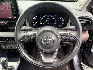 Toyota Yaris Cross Z PACKAGE 1.5 HYBRID AUTO // HE - Image 4