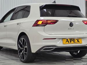 Volkswagen Golf DIESEL HATCHBACK - Image 3