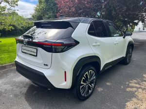 2023 Toyota Yaris Cross HYBRID - Image 4