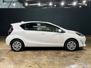 Toyota Aqua 1.5 HYBRID - TOYOTA SAFETY SENSE - Image 3