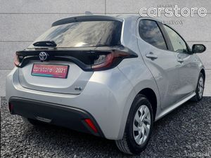 Toyota Yaris Hybrid X - Image 3