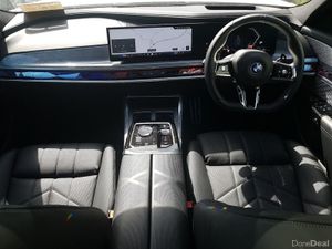 BMW 7-Series M760 xDrive - Image 4