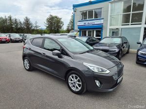 Ford Fiesta Titanium Automatic 100PS A6 4D - Image 3