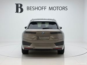 BMW iX 40 M-SPORT X-DRIVE=LOW MILES//HUGE SPEC//AS - Image 4