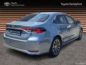Toyota Corolla HYBRID LUNA SPORT SALOON // HEATED - Image 2