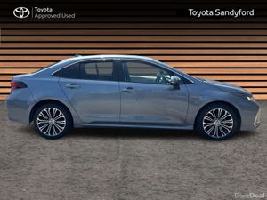 Toyota Corolla HYBRID LUNA SPORT SALOON // HEATED - Image 3