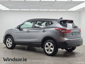 Nissan Qashqai 1.3 PET SV **Auto** - Image 3