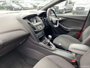 Ford Focus 1.5 TDCI ST-Line 120 BHP..18" Wheels/ C - Image 3