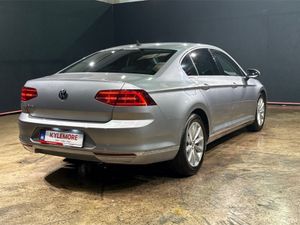 Volkswagen Passat 1.4 TSI ELEGENCE LINE - BLACK HA - Image 4