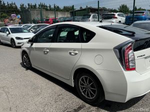 2014 Toyota Prius Hybrid Automatic - Image 4