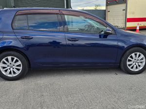 Volkswagen Golf 2013 BlueMotion Automatic 74,000km - Image 4