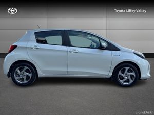 Toyota Yaris YARIS HYBRID LUXURY MC - Image 3