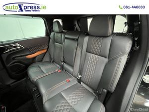 Mitsubishi Outlander PHEV 4WD, 7 Seats, Ultra low - Image 4