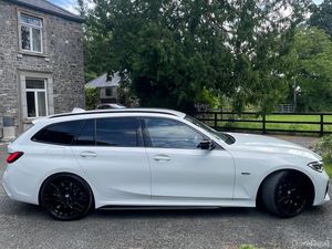 BMW 3-Series M-Sport Plug in Hybrid 2021 - Image 2