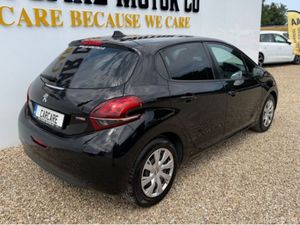 Peugeot 208 2017 208 1.2 Automatic - Image 4