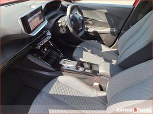Peugeot 2008 *DEMO* HYBRID 145BHP e-DCS6 Allure - Image 4