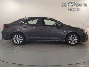 Toyota Corolla 1.8 Hybrid Luna Saloon - Image 2