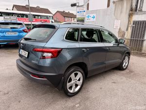 Skoda Karoq Petrol SUV - Image 4