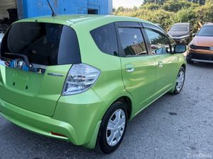2011 Honda Fit Hybrid Automatic - Image 4
