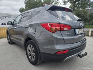 151 Hyundai Santa Fe 2.2D 4WD Executive - Image 2