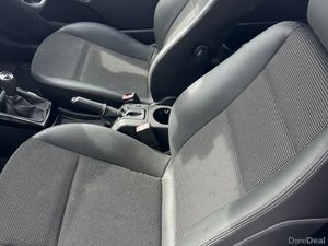 Opel Astra 1.6 GTC Petrol 2008 - Image 3