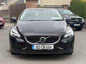 192 Volvo V40 Momentum 1.5 Petrol T2 - Image 2