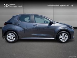 Toyota Yaris YARIS HYBRID 1.5 LUNA - Image 3