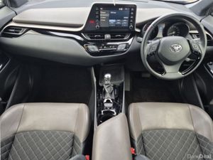Toyota C-HR ** 1.8 HYBRID ** AUTO ** HUGE SPEC ** - Image 2