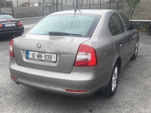Skoda Octavia 1.6 Tdi Exclusive Edition Spotless - Image 4