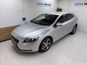 Volvo V40 2.0 D4 SE LUXURY PLUS DIESEL AUTOMATIC / - Image 2