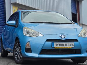 Toyota Aqua Hybrid - Image 2