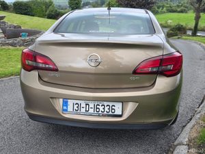 Opel Astra 2013 diesel - Image 3