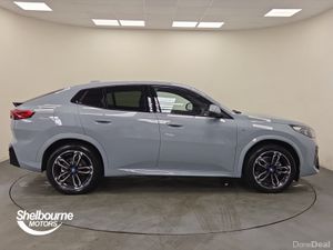 BMW Ix2 EDRIVE20 M SPORT - Image 4