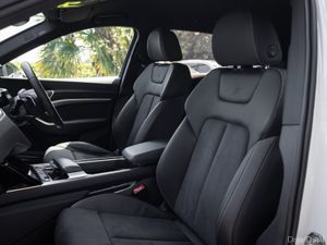 Audi Q8 e-tron 55 Quattro S Line Black Edition - Image 3