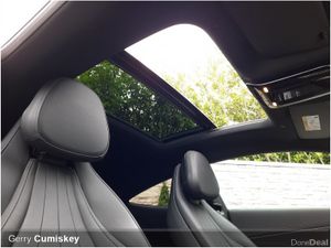 Mercedes-Benz CLE 300 AMG Line Premium PHEV - Image 4